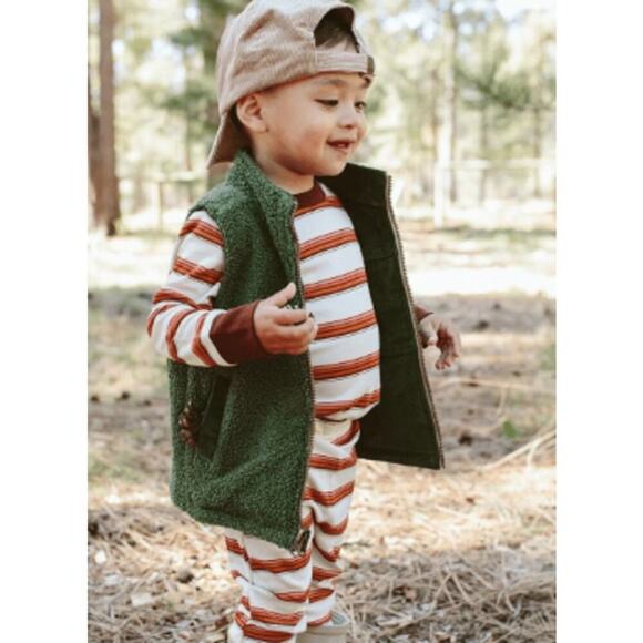 Goumi Sherpa/Corduroy Reversible Vest - Spruce NWT 10-12 y - Picture 3 of 4